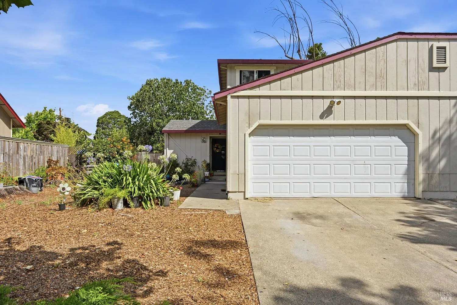 1168 Poggie Court - Photo 2