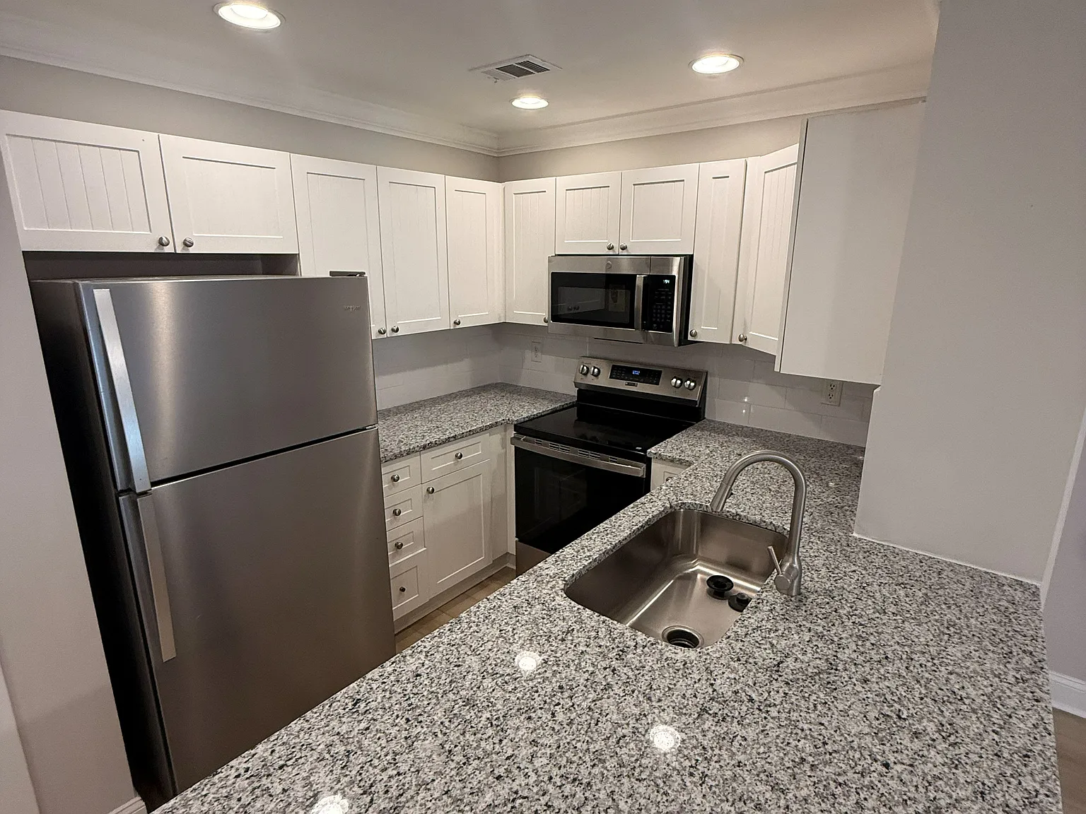 3 bed, 1444 sqft, $2,250 — Photo 4