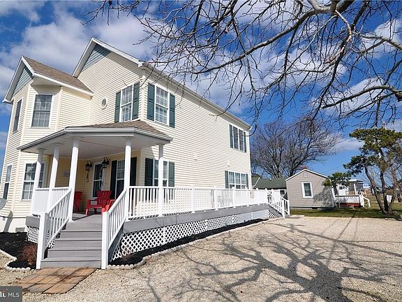 2nd image of 38968 Willow Ln
