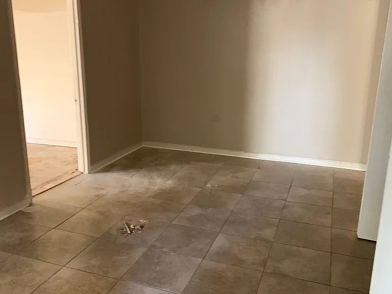 1527 Bennington Cv — Photo 17