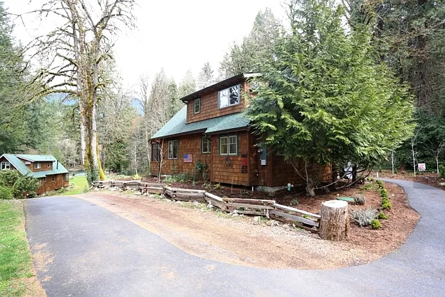 56483 McKenzie Hwy Unit 13 photo 1