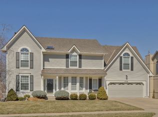 7708 Quail Rdg, Parkville, MO 64152