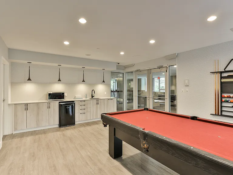 939 Beatty St — Photo 24