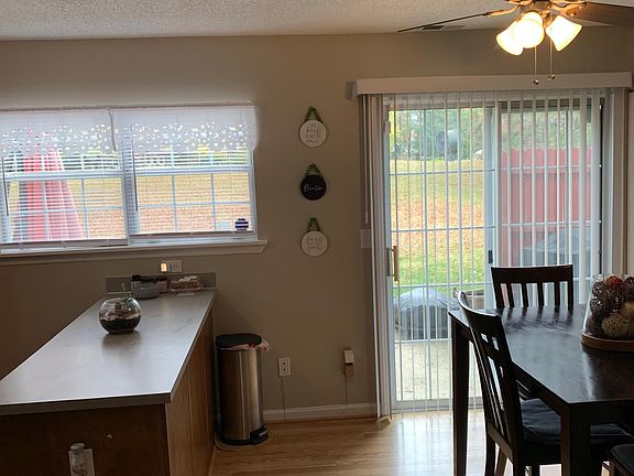 Dining area off kitchen