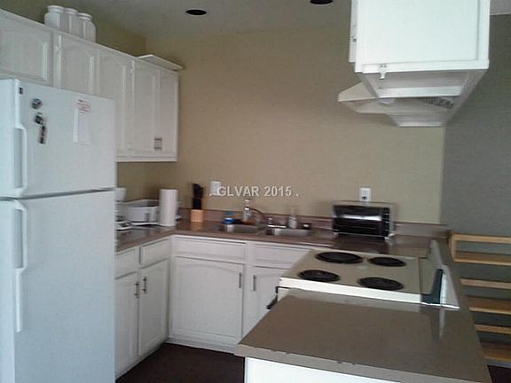 5th image of 1291 Elizabeth Ave Unit 4