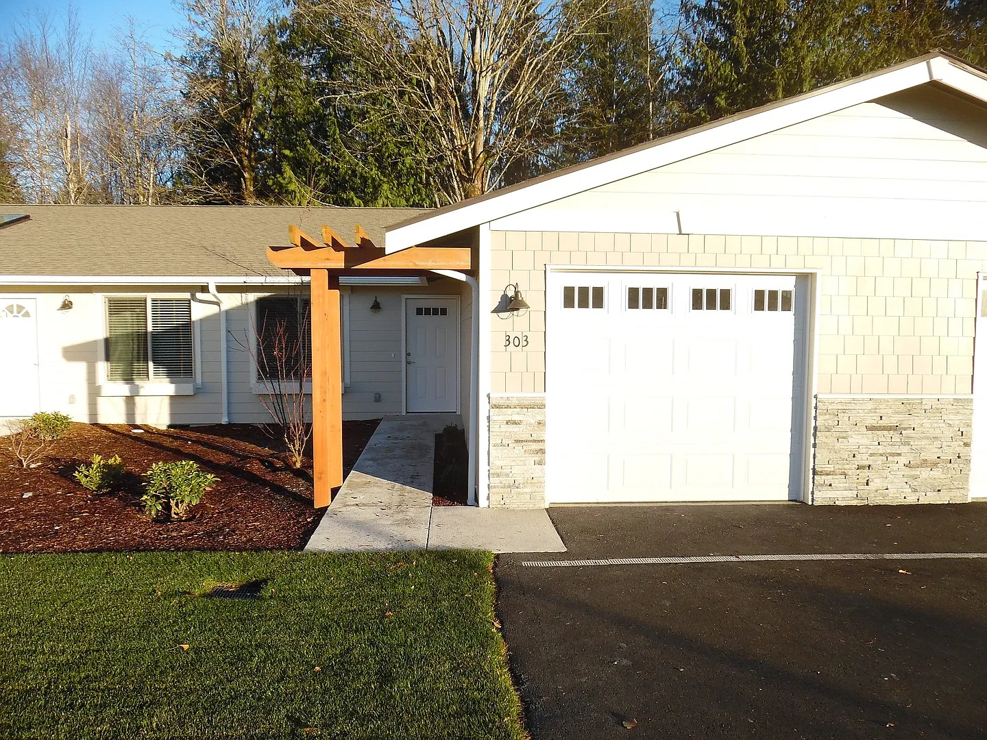 Highlands Glen Apartments — Photo 1