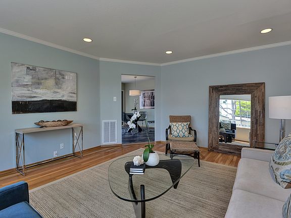 4th image of 909 Coachella Ave