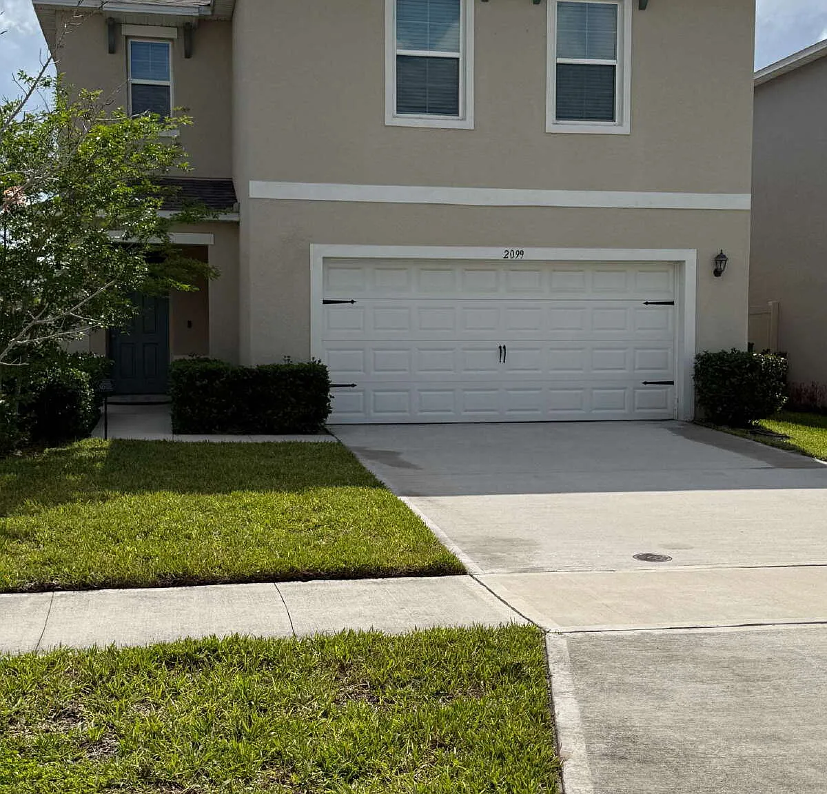 4 bed, 2.5 bath, 2203 sqft, $2,500 — Photo 1