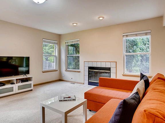 4th image of 2307 Brinmore Ct