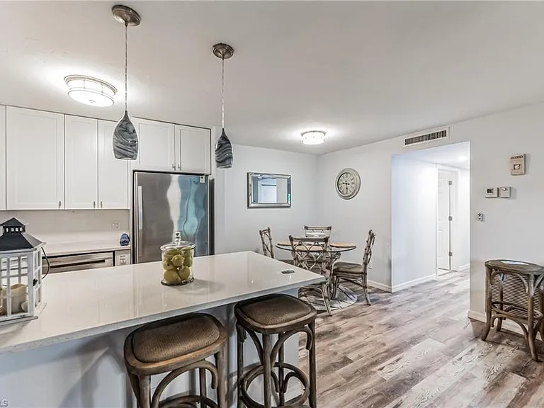 8081 S Woods Cir #10 — Photo 6