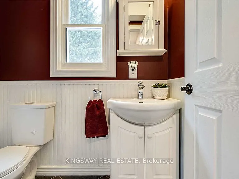 13169 Guelph Line — Photo 16