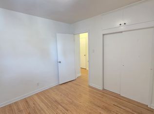 611 E 36th St SW, Calgary, AB T3C1R1