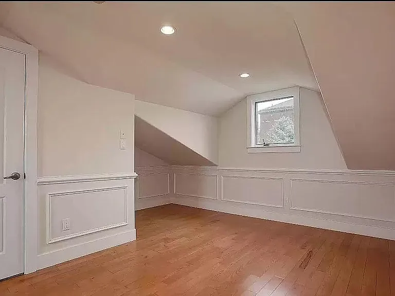 4417 Saint Davids St — Photo 21