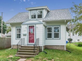 1317 Burch Ave NW, Cedar Rapids, IA 52405