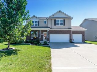 6207 N Woods Edge Dr, McCordsville, IN 46055