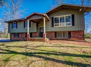 291 Foxhall Rd, Mills River, NC 28759