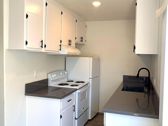 3rd image of 2275 Grand Ave #28