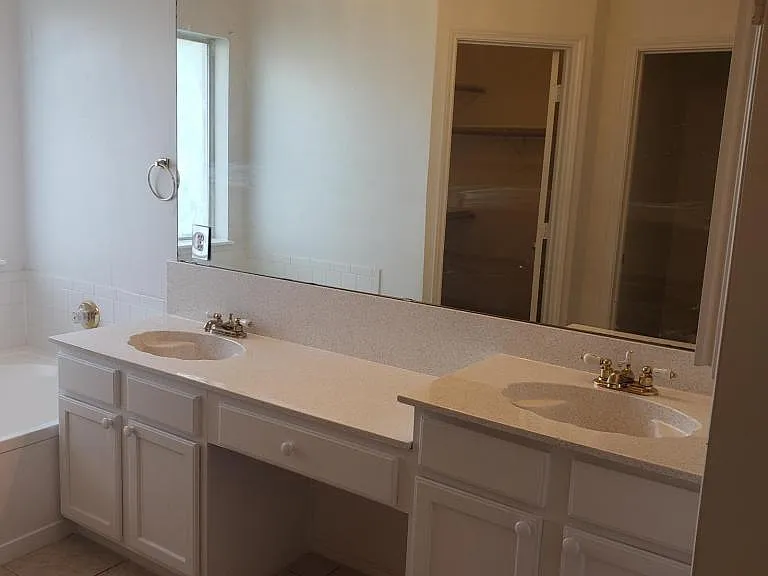 924 Hillrise Dr — Photo 12