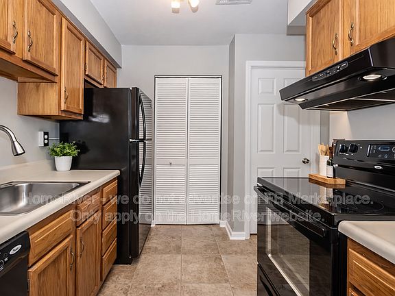 4th image of 587 Brandywine Dr