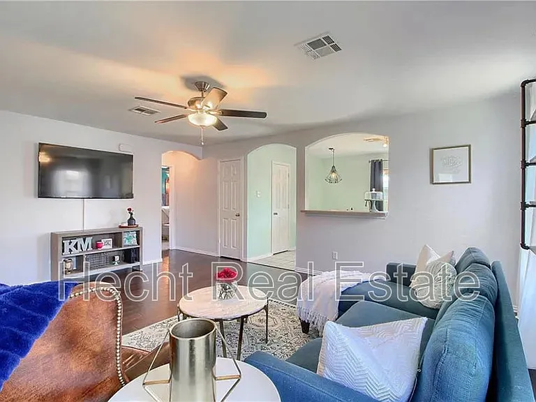 114 Easy St — Photo 2