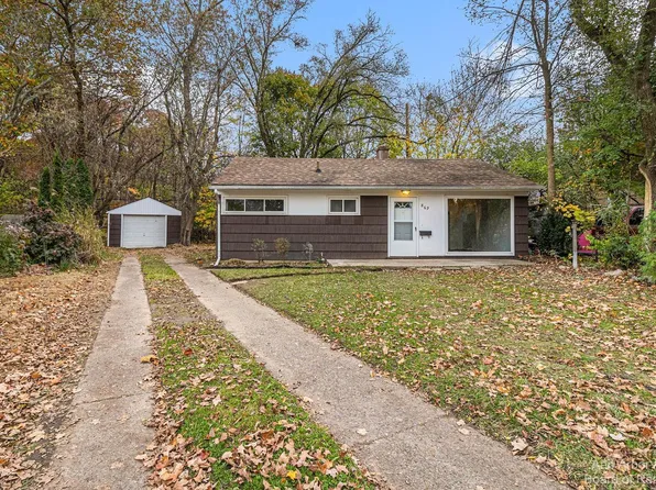 869 Starwick Dr, Ann Arbor, MI 48105
