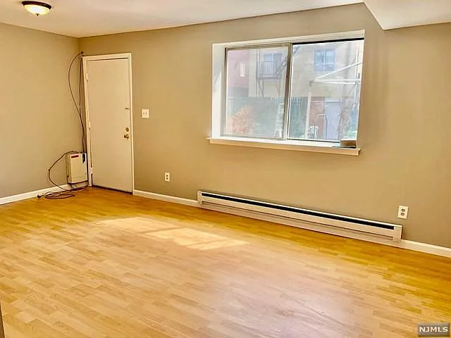 629 Central Ave #1 — Photo 3
