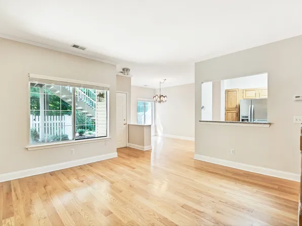 33 Encampment Dr, Bedminster, NJ 07921