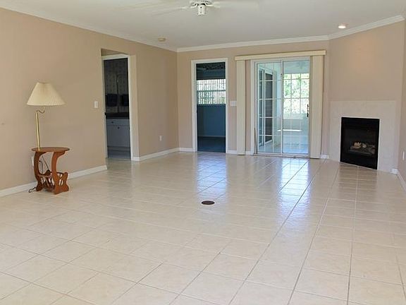 3rd image of 1006 Ireland Dr