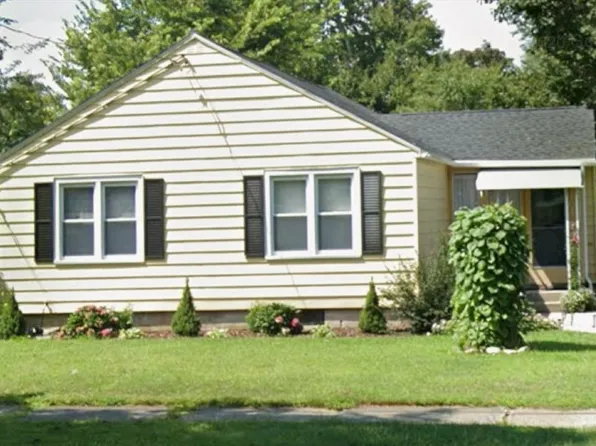 72 Garland St, Springfield, MA 01118