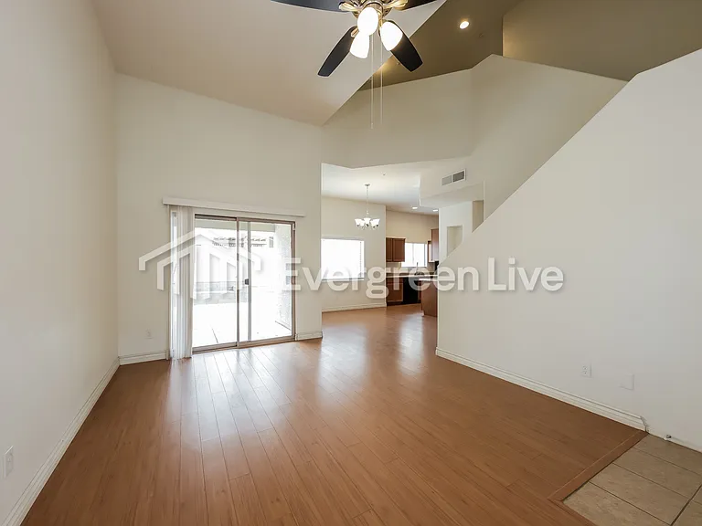 8094 W Beck Ln — Photo 5