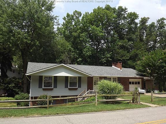 2nd image of 626 Gordon Dr