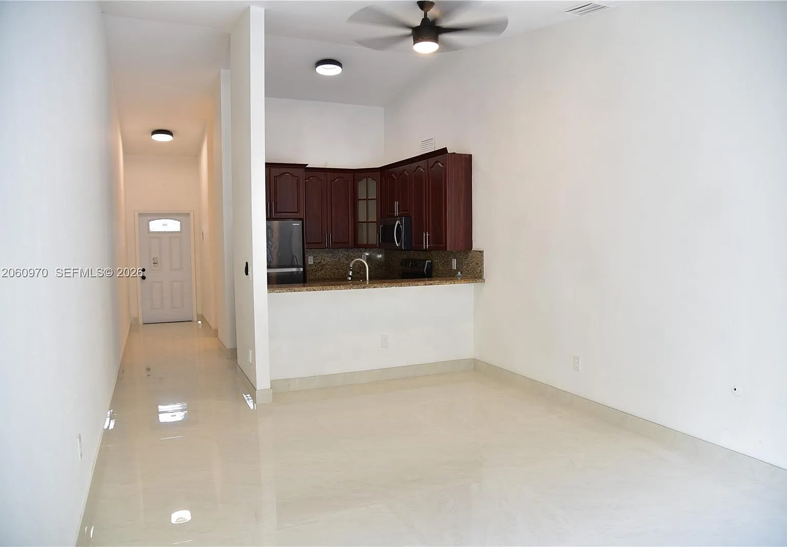 Country Lake Manors Townh — Photo 4