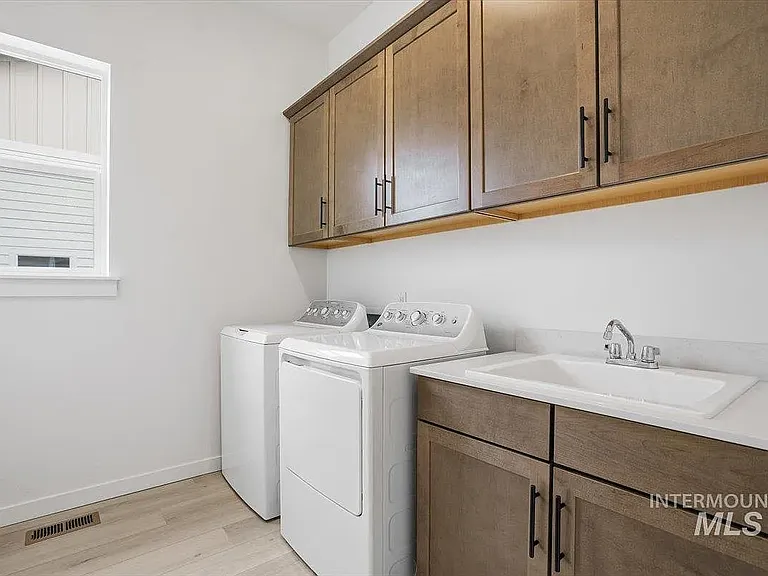 2309 N Ice Fire Ave — Photo 12