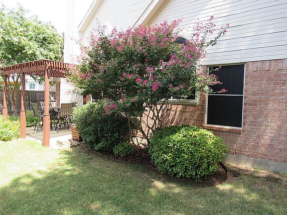 4th image of 5415 Mill Run Dr