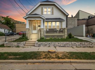 1724 N Warren Ave, Milwaukee, WI 53202