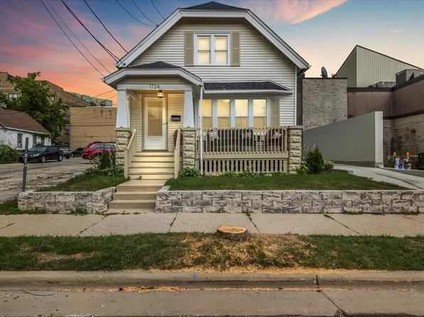 1724 North Warren AVENUE, Milwaukee, WI 53202