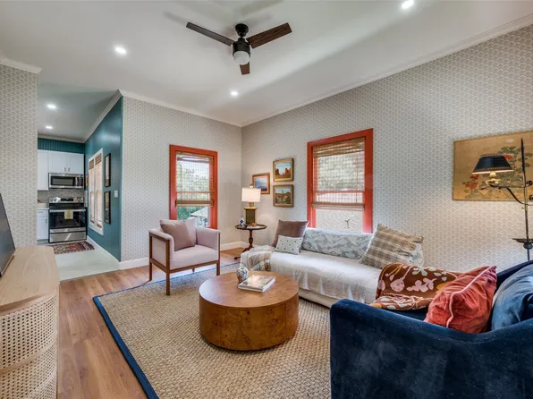 305 S Willomet Ave, Dallas, TX 75208