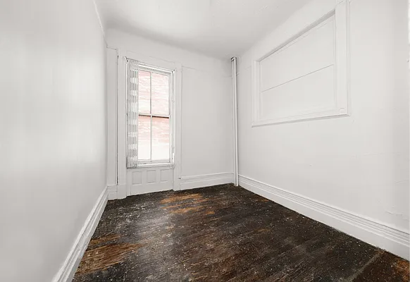 Sold by Compass | media 21