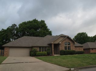 1105 Surrey Dr, Ardmore, OK 73401