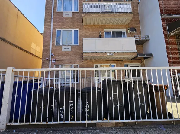 1820 73rd Street image 2 of 20