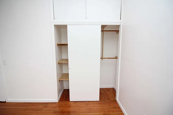 Rented by Nooklyn NYC LLC | media 18