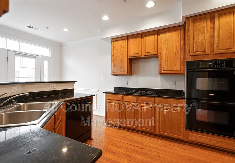 3546 Carriage Walk Ln #47-D — Photo 9