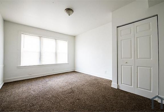 5th image of 1119 W 77th St #7701