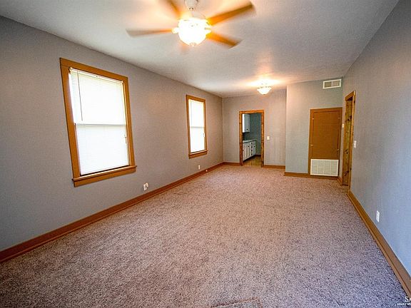 2nd image of 823 N 12th St