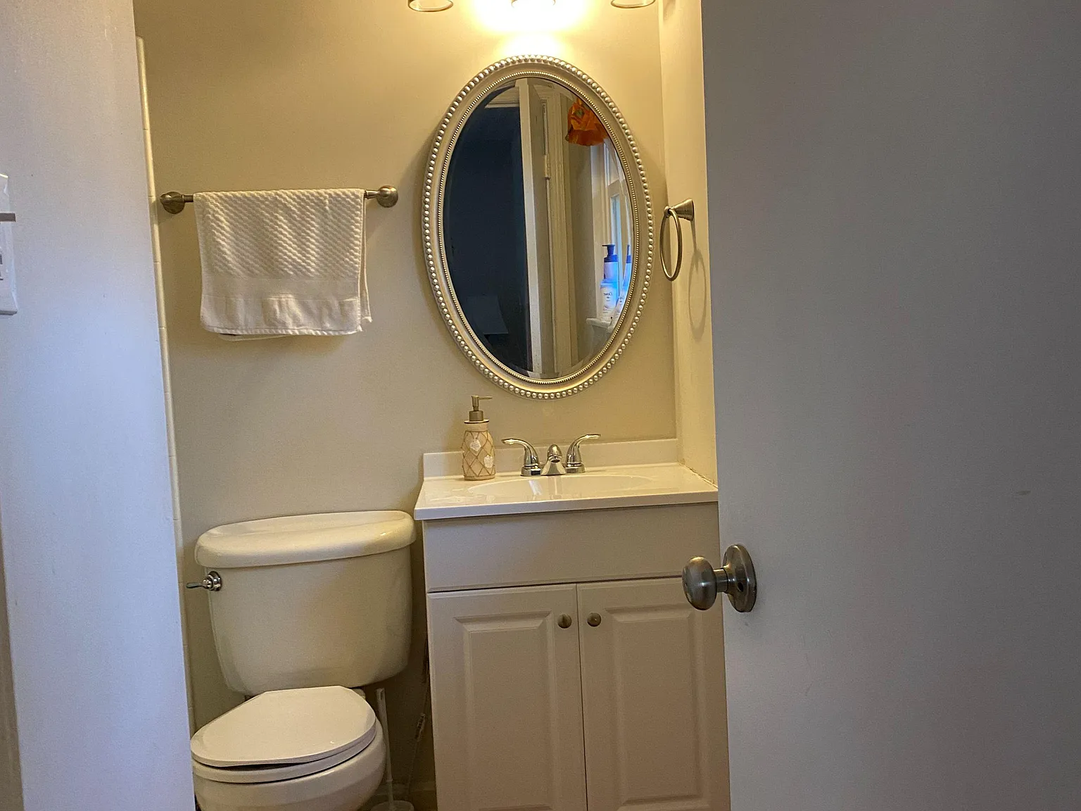4 bed, 2.0 bath, 1600 sqft, $1,455 — Photo 3