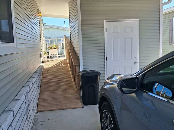 4th image of 7610 Monterey Ave