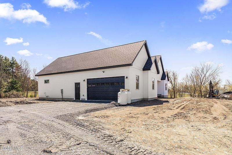 4th image of 734 Groveside Road