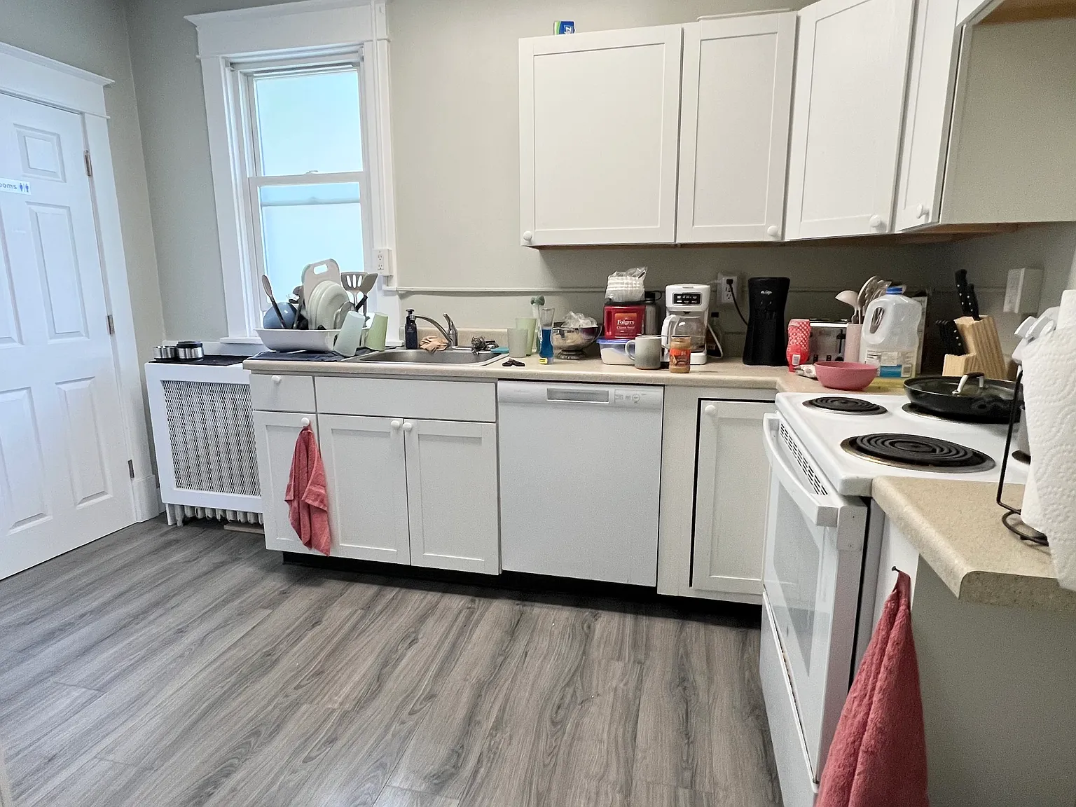 5 bed, 1.5 bath, 1500 sqft, $575 — Photo 2