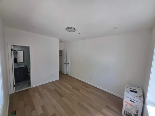 (undisclosed Address), Oakland Gardens, NY 11364