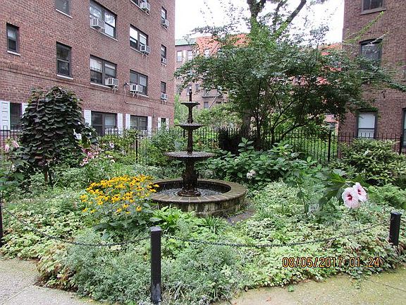 5th image of 11860 Metropolitan Ave APT 1C